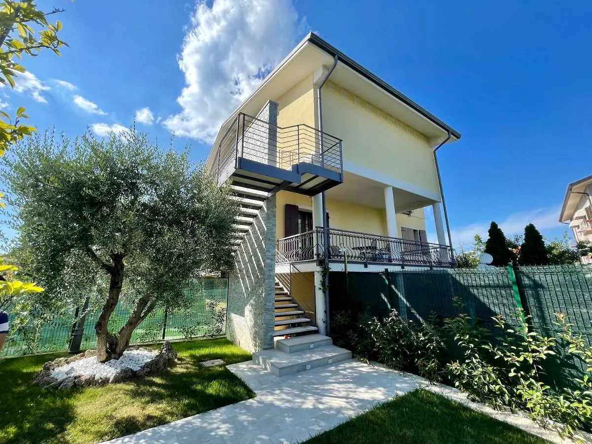 Villa Elena Desenzano del Garda 0*,  Włochy